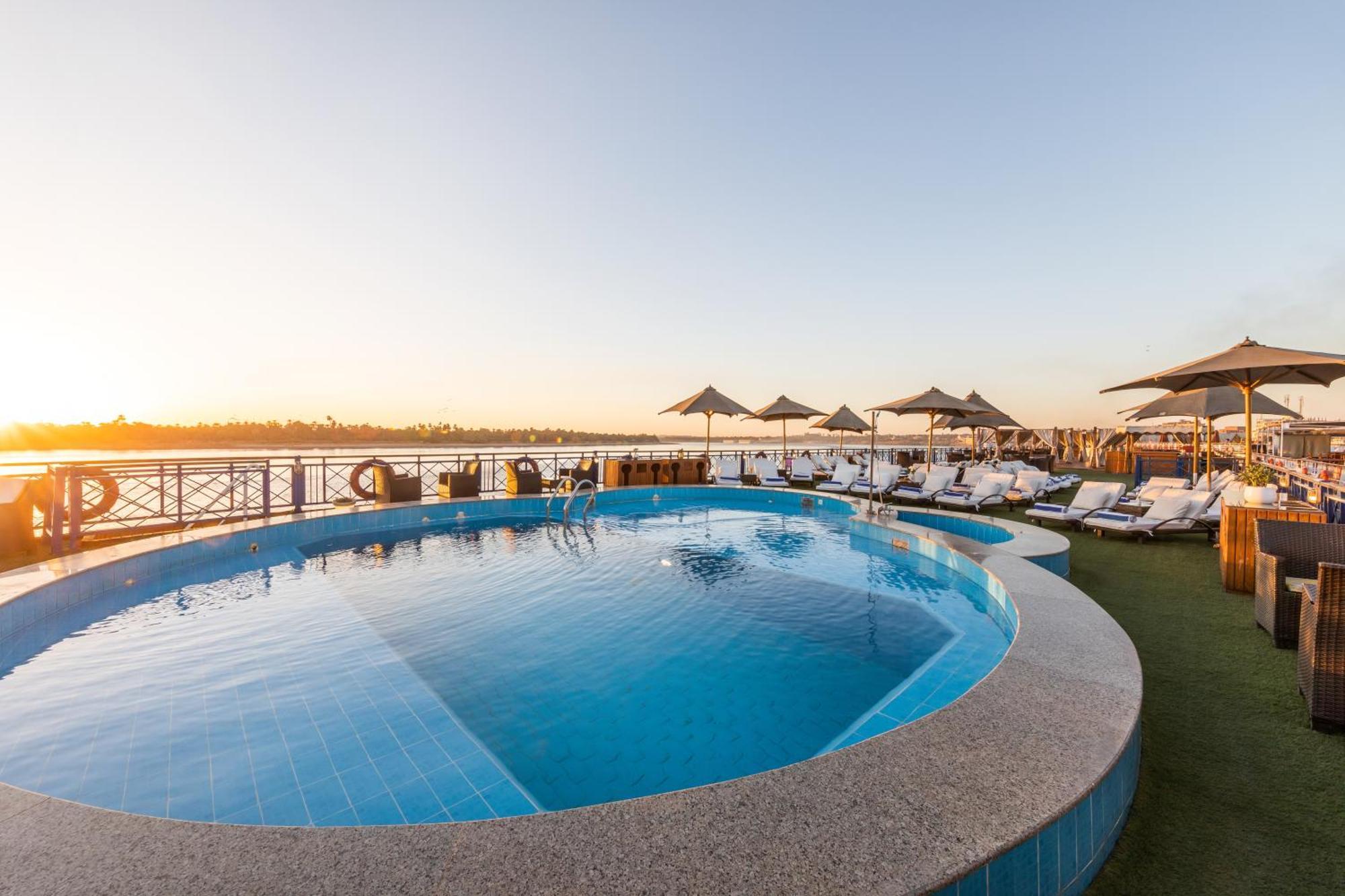 M/S Esmeralda Nile Cruise - 4 Or 7 Nights From Luxor Each Monday And 03 Nights From Aswan Each Friday Bagian luar foto